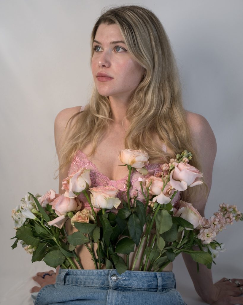 Frau mit Blumen